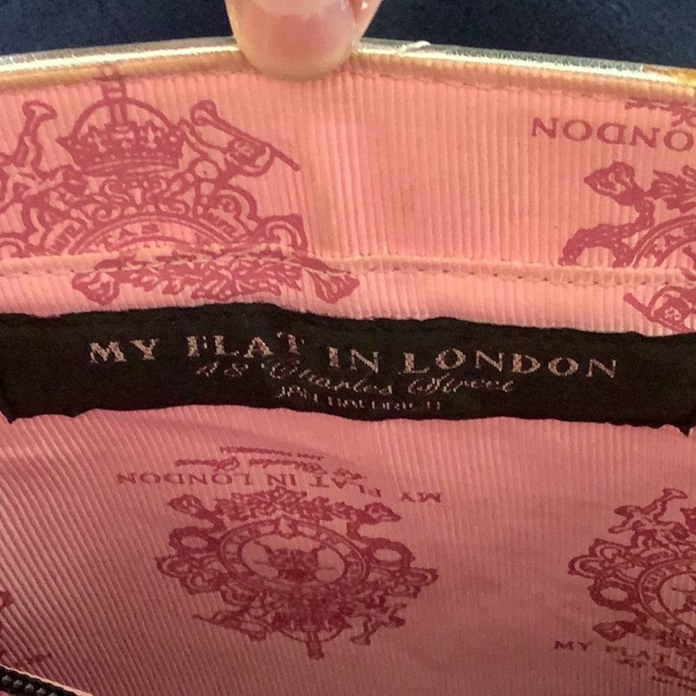 My Flat in London Satchel 🖤🖤🖤 - Picture 12 of 14